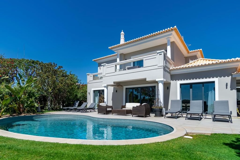 Luxury villa for sale - Vale do Lobo | 3+1 bedrooms Luxury villa for sale - Vale do Lobo | 3+1 bedrooms