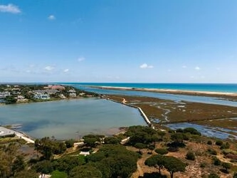 Oportunidade Exclusiva | Propriedade Off-Market de Prestígio