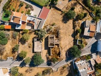 Dois lotes excepcionais com ruínas - Vale Judeu