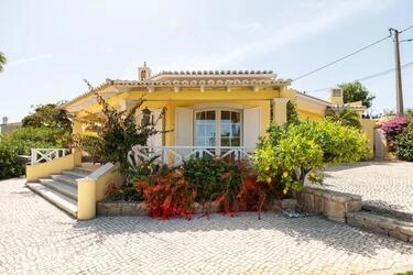 Encantadora moradia para venda - Vale Formoso | 3 + 1 quarto