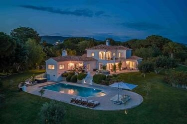 Propriedade privada exclusiva à venda em Almancil | 5 quarto