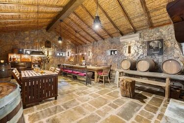 Propriedade Vinícola-Santa Bárbara de Nexe | 8 quartos