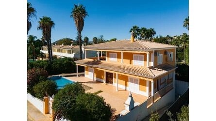 4 Bedroom Villa For Sale in Vale Formoso, Almancil