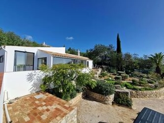 Renovated villa for sale - Sta Bárbara de Nexe | 3 bedrooms
