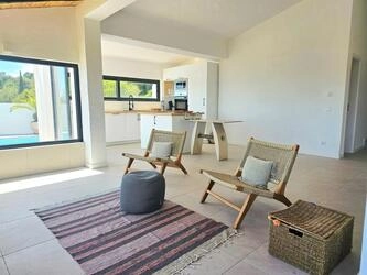 Renovated villa for sale - Sta Bárbara de Nexe | 3 bedrooms