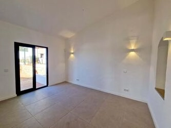 Renovated villa for sale - Sta Bárbara de Nexe | 3 bedrooms