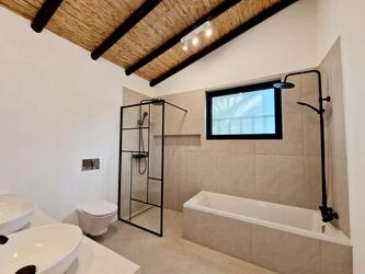 Moradia renovada para venda - Sta Bárbara de Nexe | 3 quarto