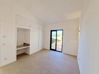Moradia renovada para venda - Sta Bárbara de Nexe | 3 quarto
