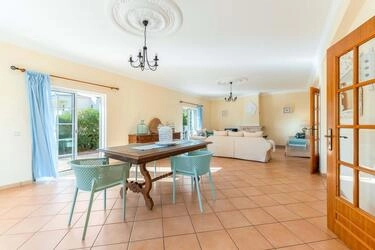 4 Bedroom Villa For Sale in Vale Formoso, Almancil