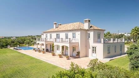 Elegant manor house-Santa Bárbara de Nexe | 5 bedrooms