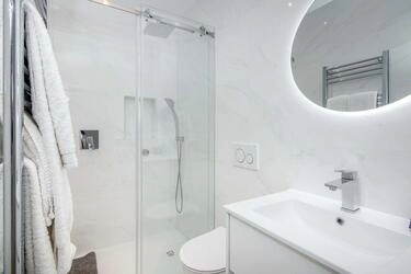 Moradia Isolada Renovada à Venda em Dunas Douradas | 5 Quart